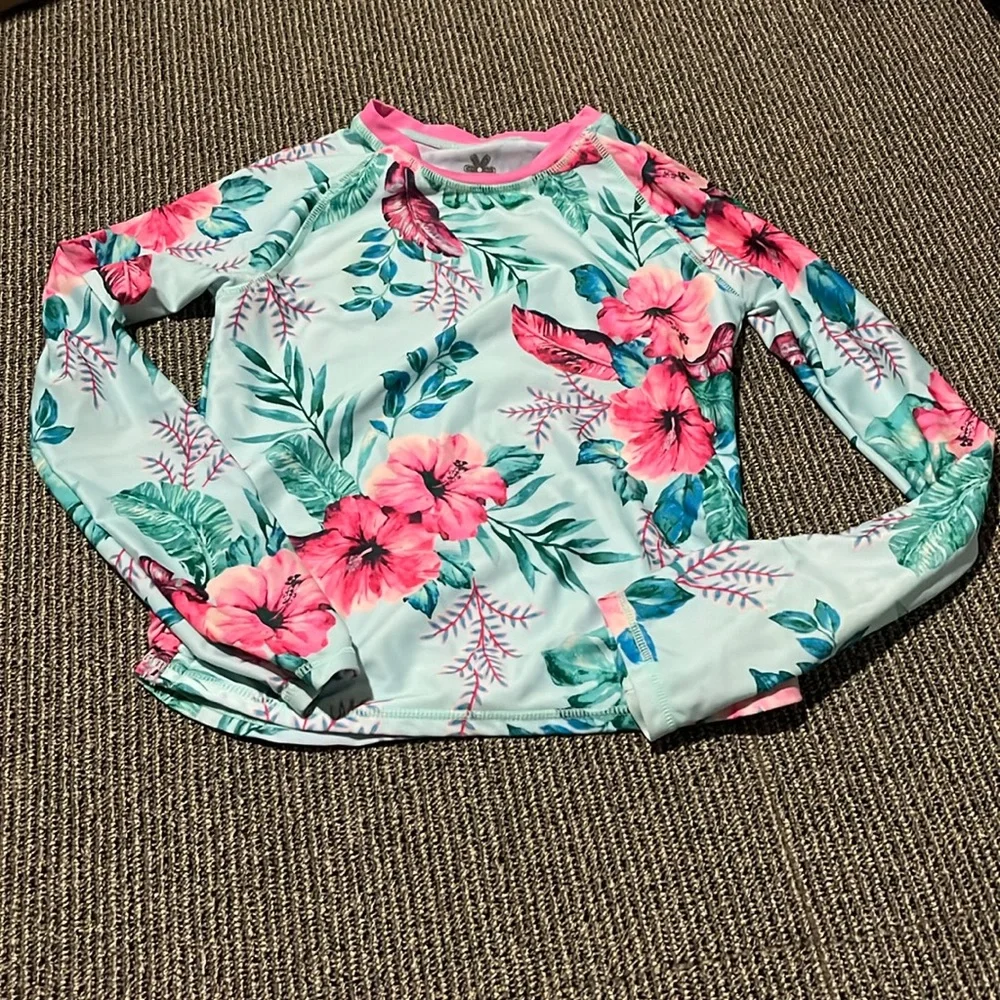 Rashguard - Picture 1 of 4